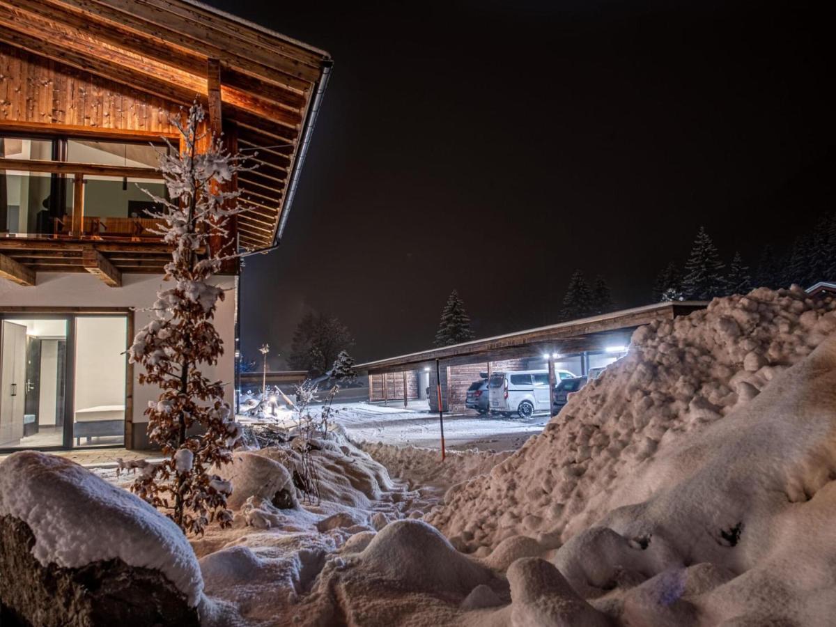 Apartment In Wald Im Pinzgau With A Carport Ngoại thất bức ảnh