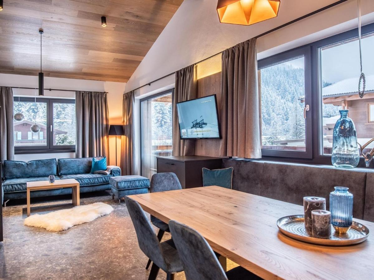 Apartment In Wald Im Pinzgau With A Carport Ngoại thất bức ảnh