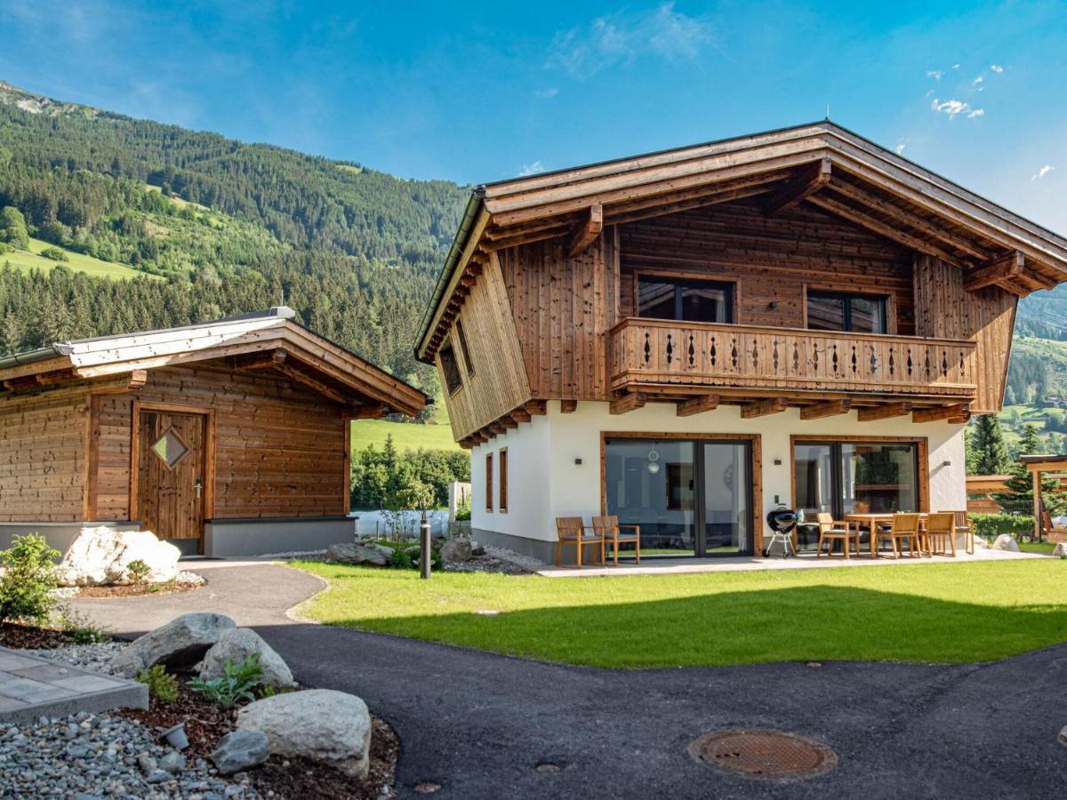 Apartment In Wald Im Pinzgau With A Carport Ngoại thất bức ảnh