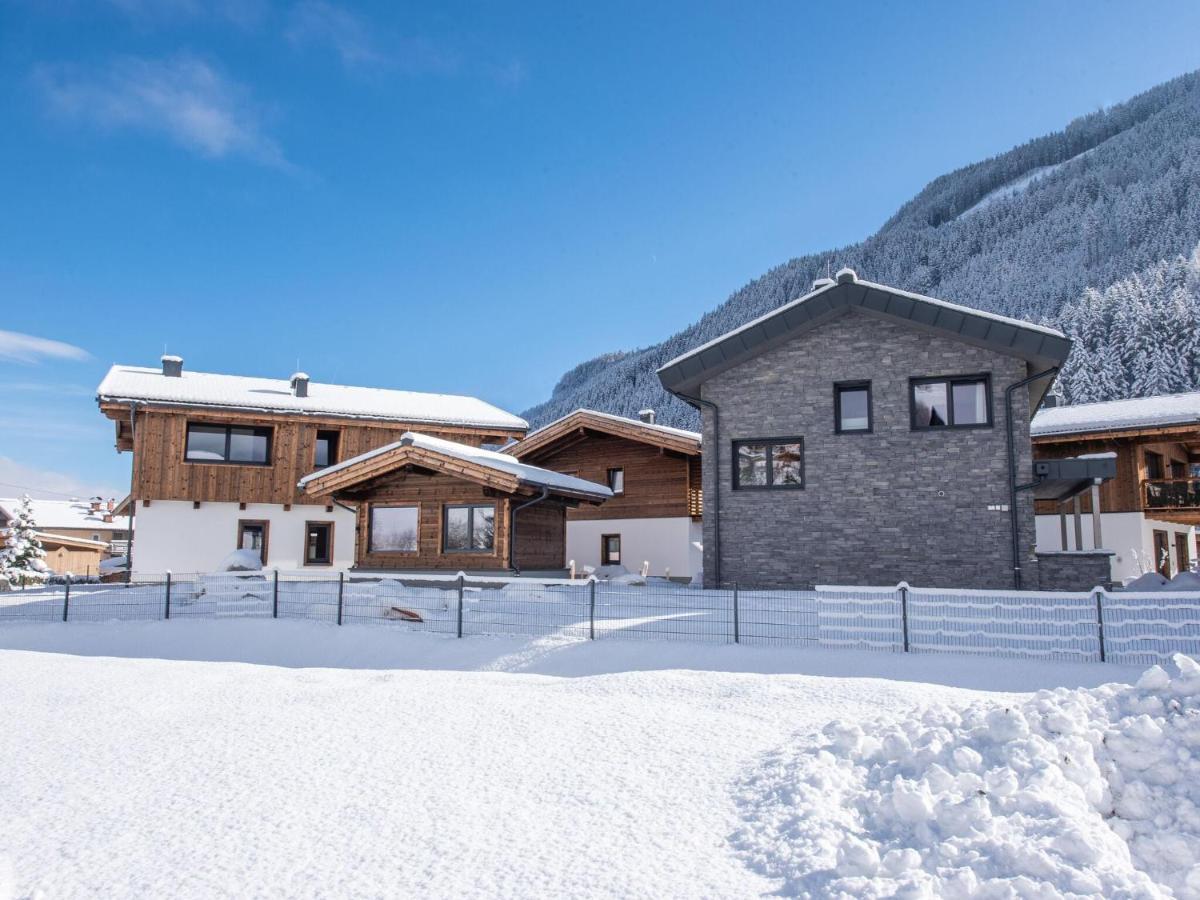 Apartment In Wald Im Pinzgau With A Carport Ngoại thất bức ảnh