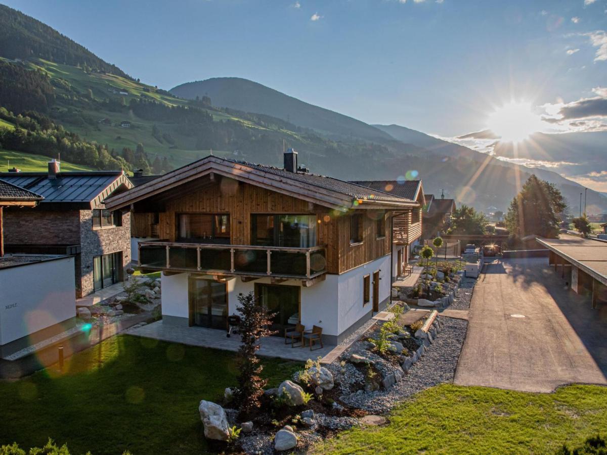 Apartment In Wald Im Pinzgau With A Carport Ngoại thất bức ảnh