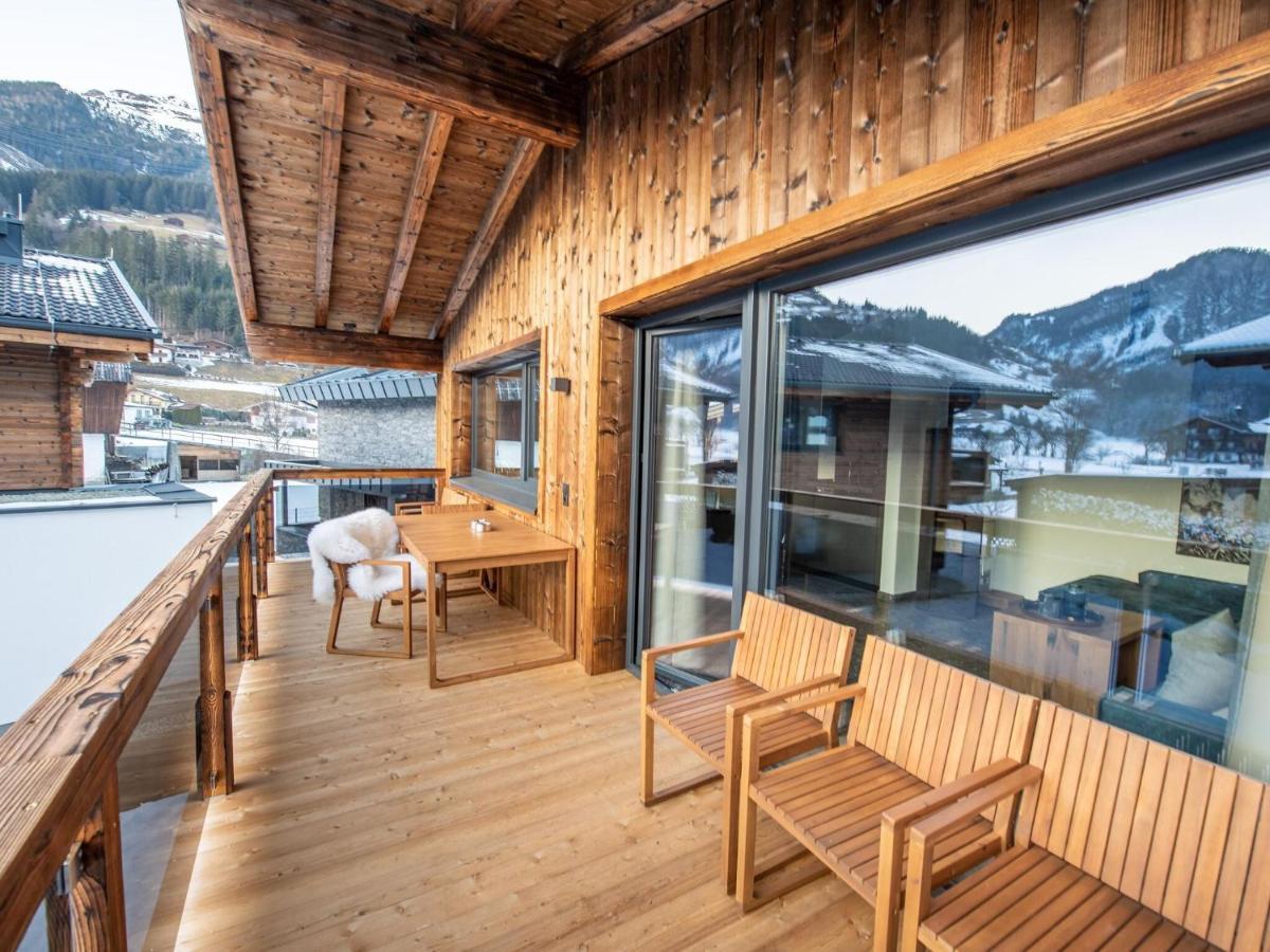 Apartment In Wald Im Pinzgau With A Carport Ngoại thất bức ảnh